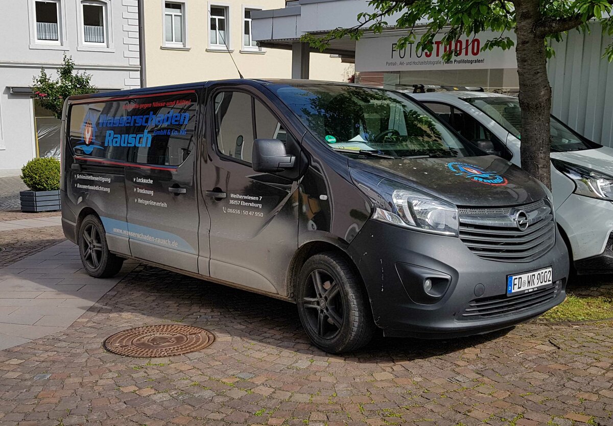 =Opel Vivaro von Wasserschaden-RAUSCH steht im Juni 2021 in Hünfeld
