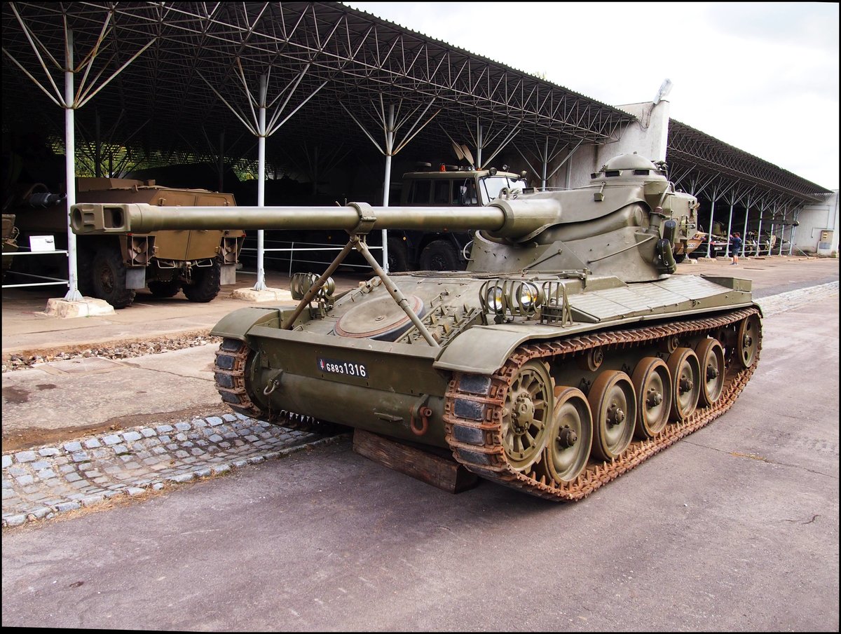 Panzer AMX13, der leichte Kampfpanzer wurde ab 1951 in Frankreich gebaut, in Armeemuseums VHU Lešany am 7.10.2017