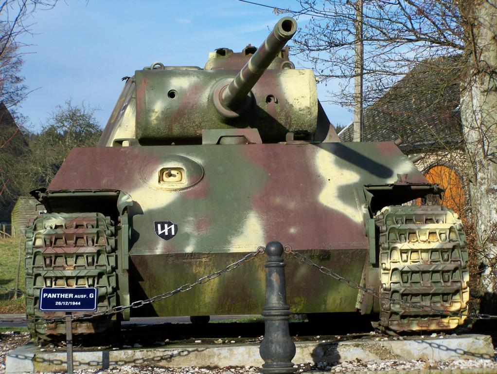Panzerkampfwagen V Panther Ausf. G als Denkmal in Grandmenil (B) am 29.12.2006