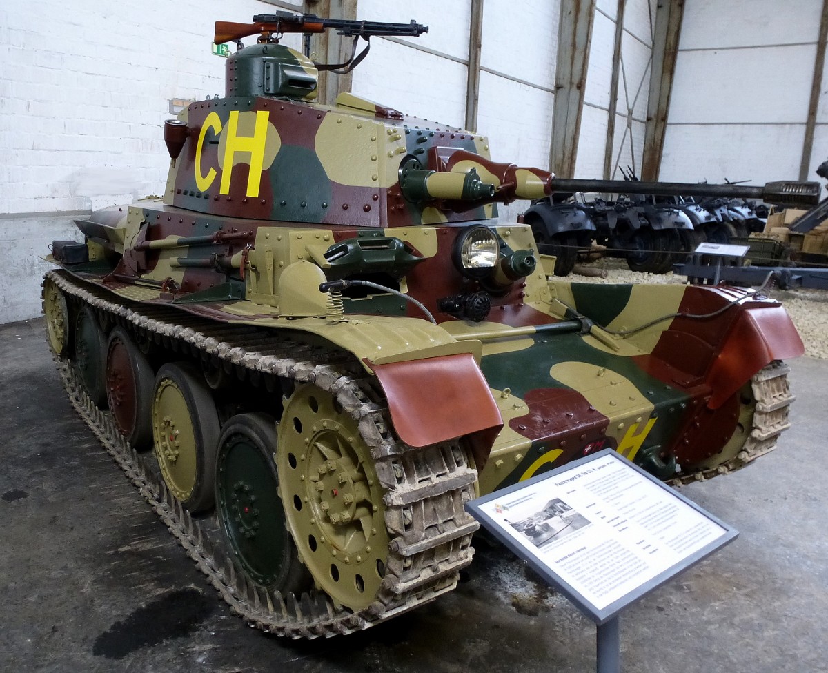 Panzerwagen 39 Typ LTL-H, in der CSR von den Skoda-Werken in Pilsen gebaut, entspricht dem Panzerwagen 38, in der Schweizer Armee eingesetzt von 1940-50, Schweizerisches Militärmuseum Full, Juni 2013