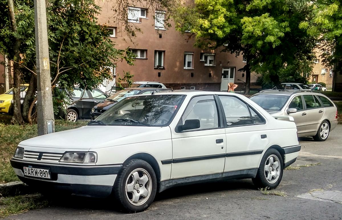 Peugeot 405. Foto: Pécs (HU), August, 2019.