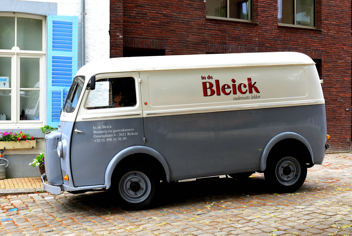 Peugeot D3 (D4) Transporter, 1946 - 1965, Transporter der Brasserie Bleick in Oud Reken 28.06.2023