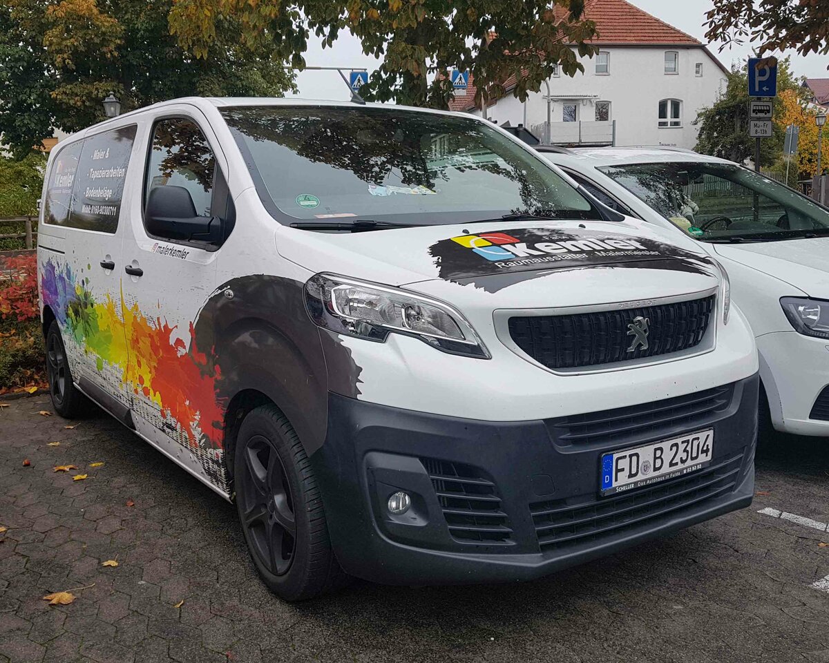 =Peugeot Expert vom Malerbetrieb KEMLER steht im Oktober 2022 in Hünfeld