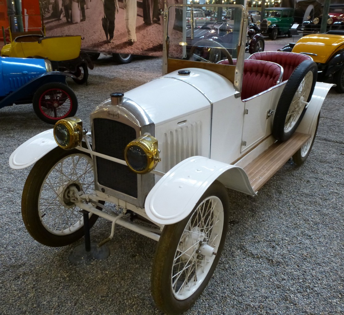 Peugeot Typ 161, Baujahr 1922, 4-Zyl.Motor mit 667ccm und 10PS, Vmax.60Km/h, Automobilmuseum Mlhausen, Nov.2013