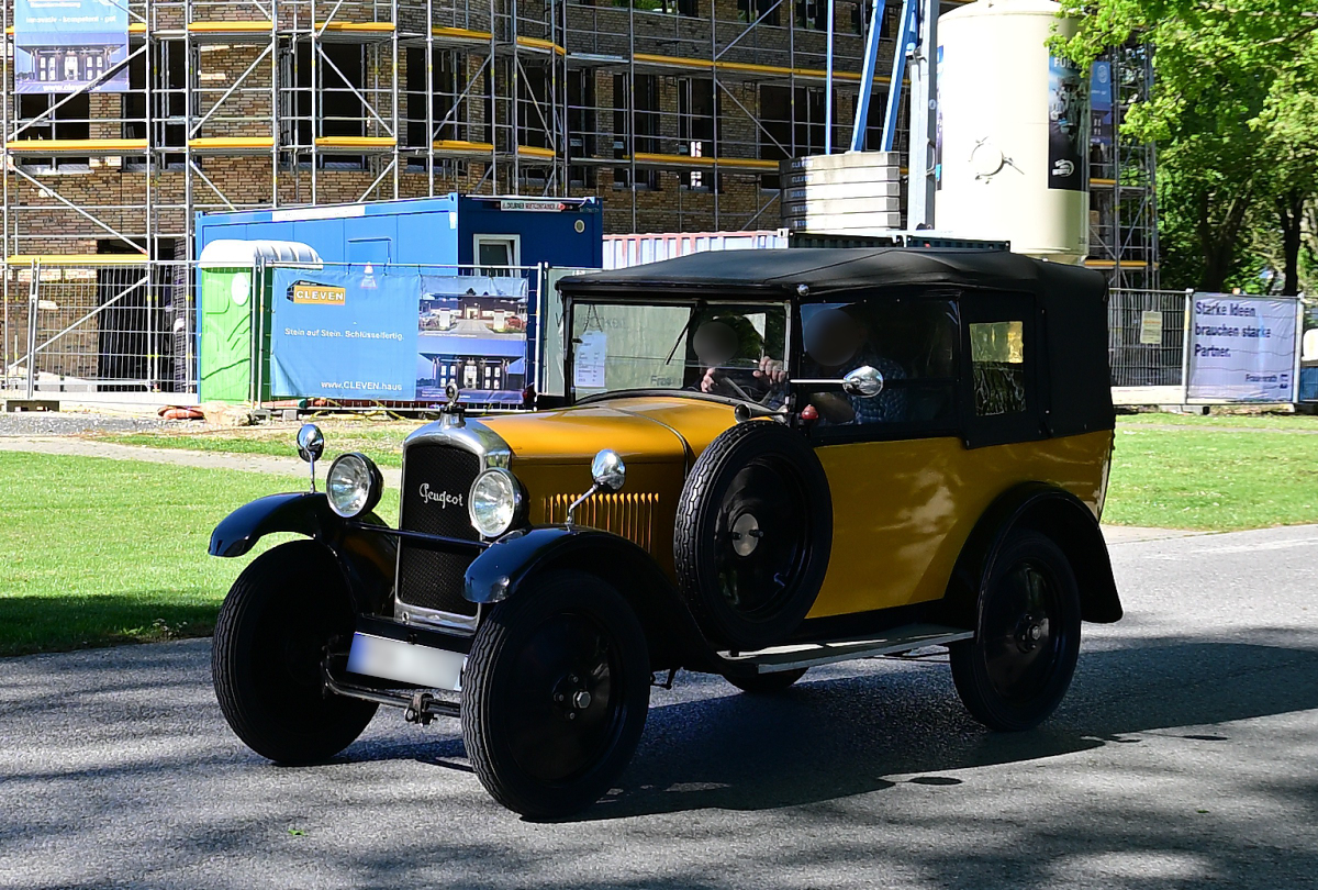  Peugeot Type 190S von 1929, am 1.5.2026 auf dem Weg zu Fr�hlingserwachen der Oldtimerfreunde Grenzland auf dem Loherhof in Geilenkirchen 