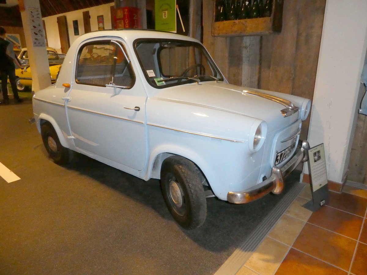 =Piaggio Vespa 400, Bj. 1958, 400 ccm, 20 PS, gesehen im Auto & Traktor Museum Bodensee, 10-2019