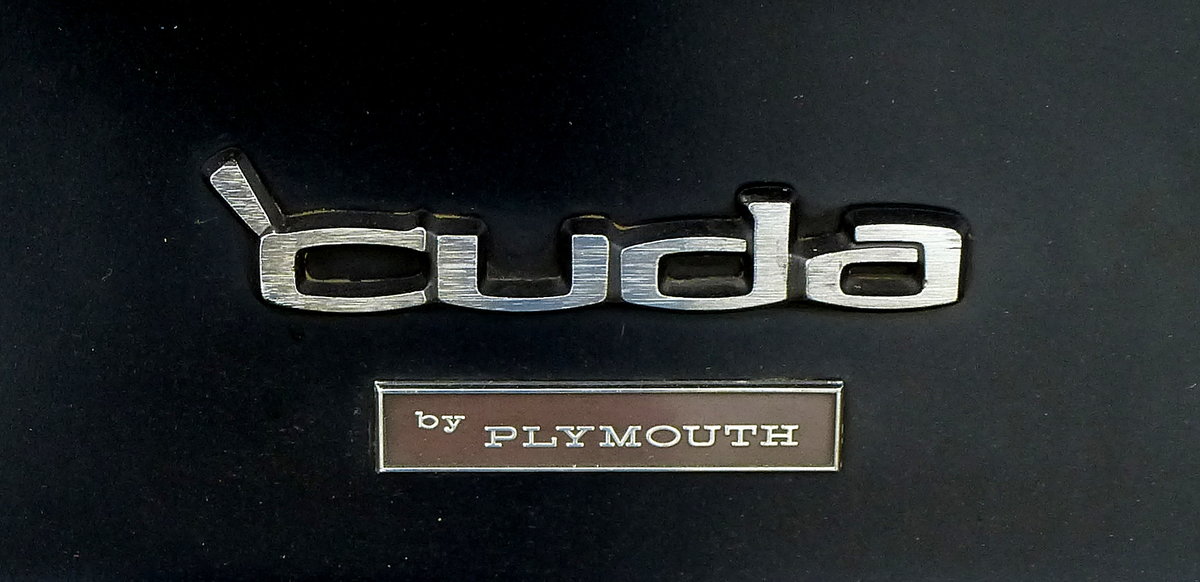 Plymouth cuda, Schriftzug am Heck einer Oldtimer-Limousine der US-amerikanischen Automarke, Juni 2017