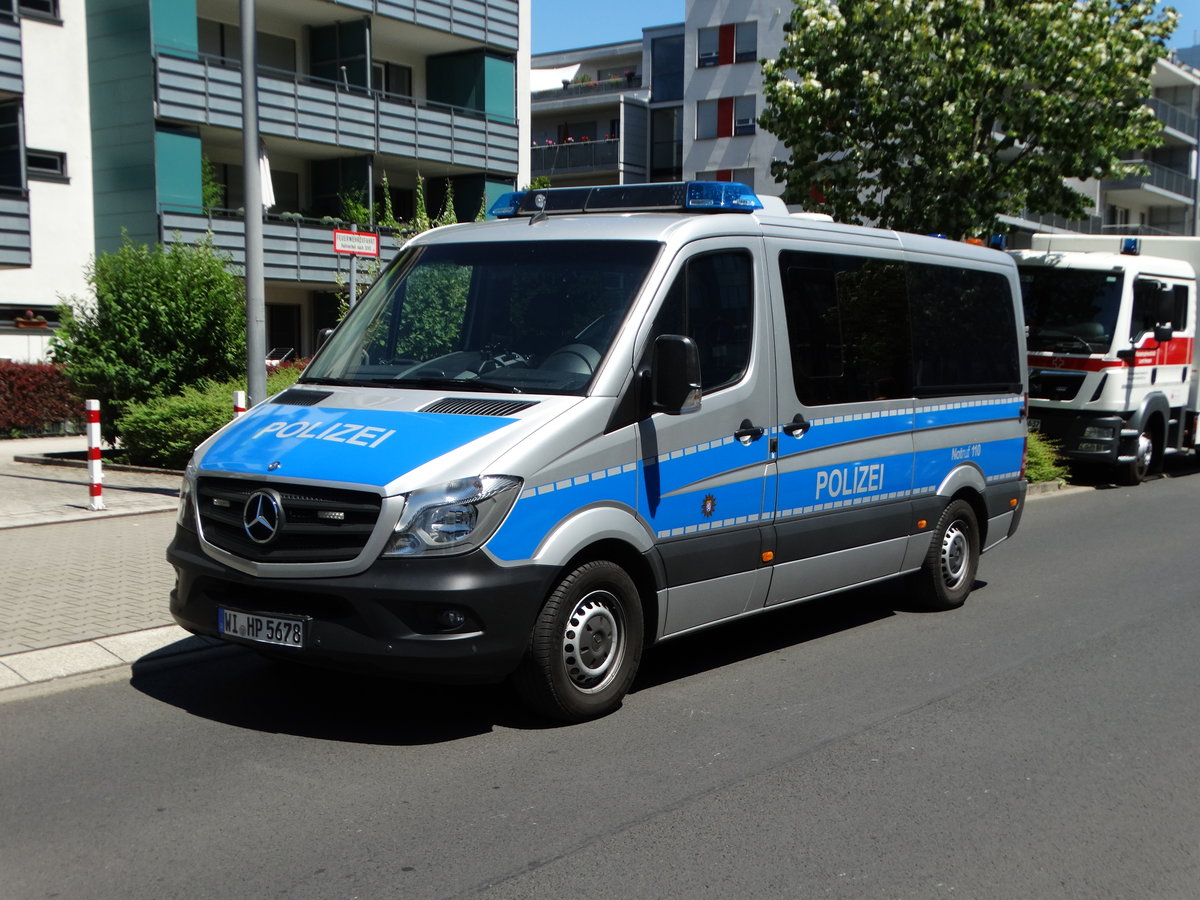 Polizei Frankfurt Mercedes Benz Sprinter am 24.06.17 beim Tag der Offenen Tür des Polizeipräsidium Frankfurt zur 150 Jahr Feier