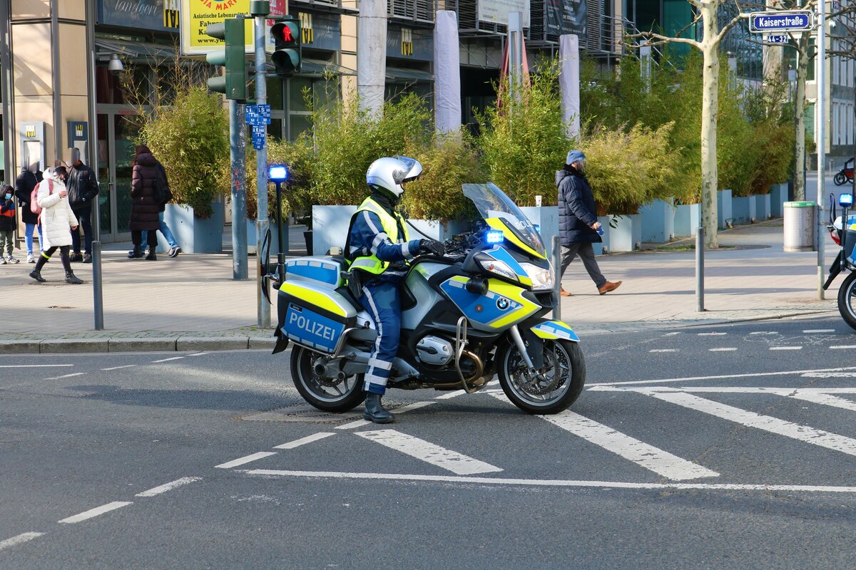Polizei Hessen BMW Motorrad am 05.03.22 in Frankfurt am Main