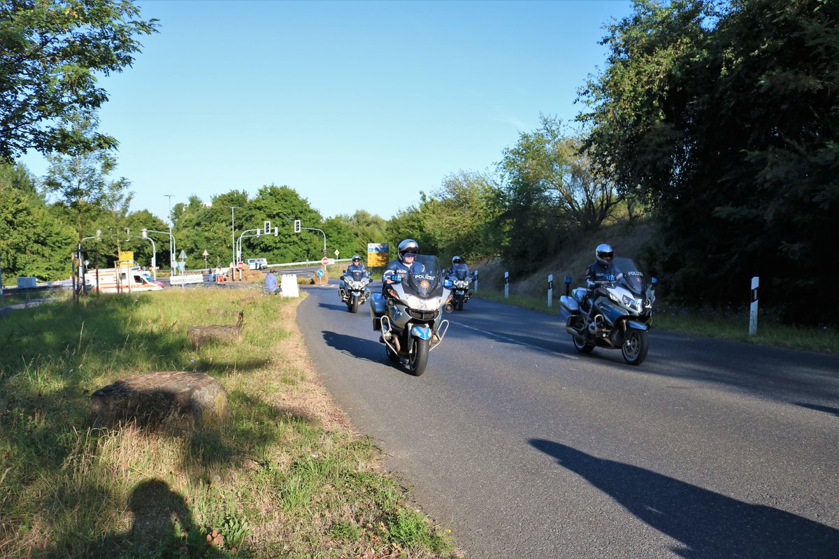 Polizei Hessen BMW Motorrad Staffel zum Absperren der Ironman Radstrecke am 08.07.18 in Maintal Hochstadt 