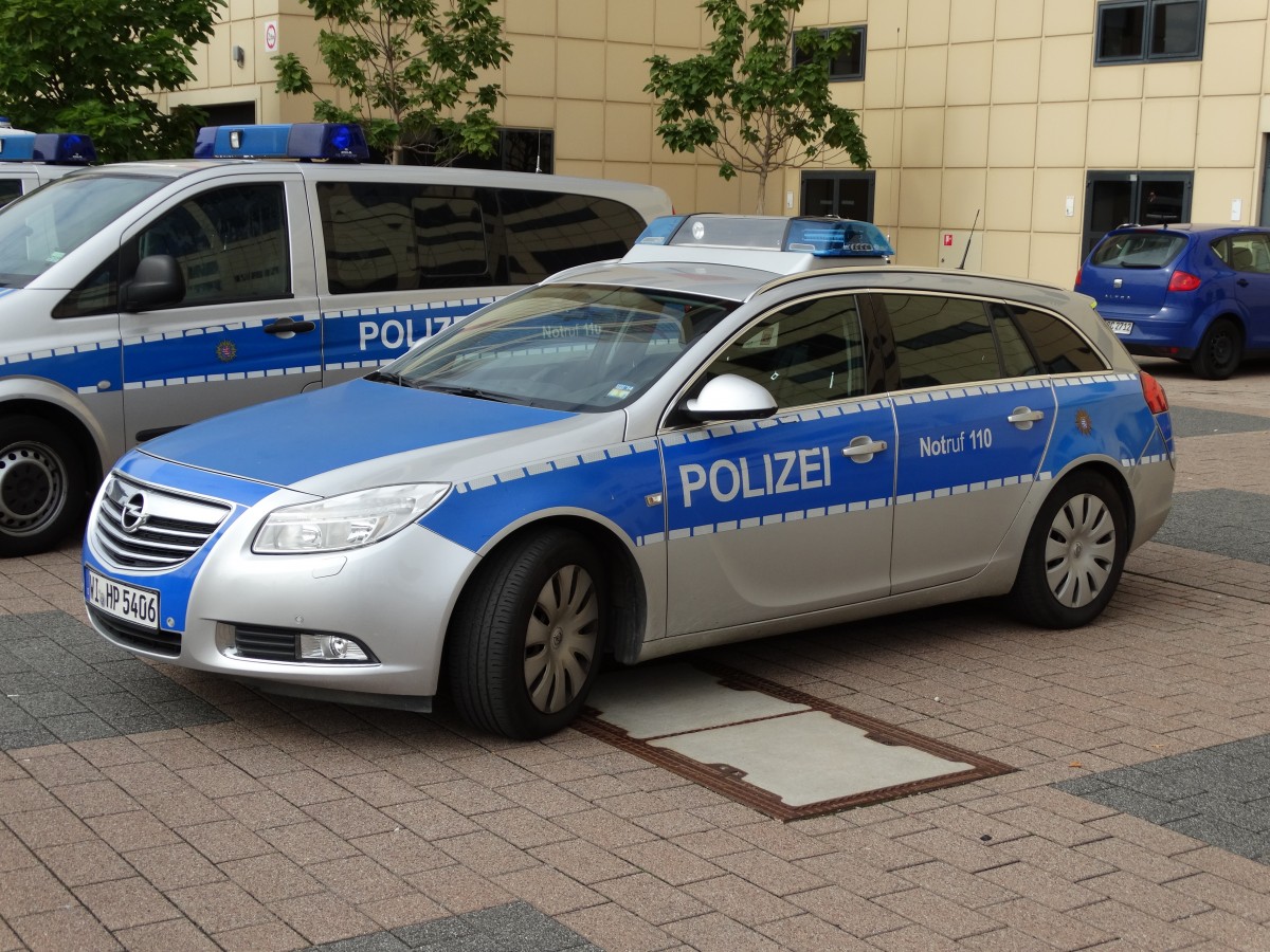 Polizei Hessen Opel Insignia am 26.09.15 auf der IAA in Frankfurt am Main
