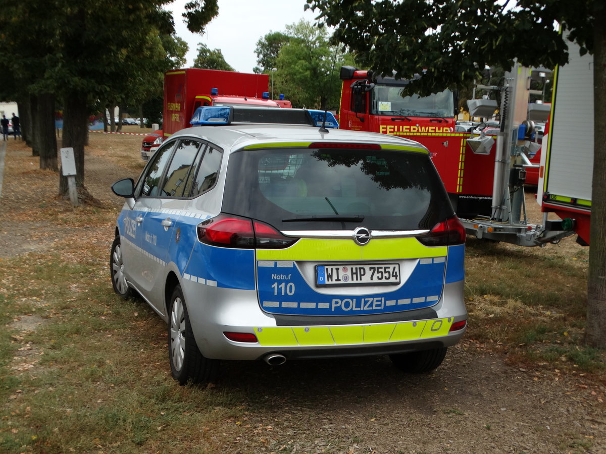 Polizei Hochheim am Main Opel Zafira FustW am 17.09.16 beim Katastrophenschutztag des Main Taunus Kreis in Hochheim am Main