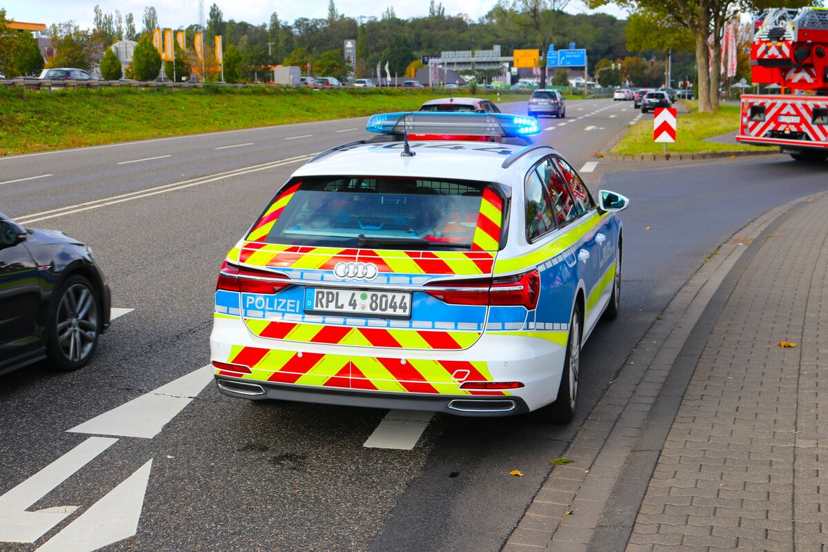 Polizei Koblenz Audi A6 FustW am 14.10.23 beim einen Feuer im einem Elektronikmarkt