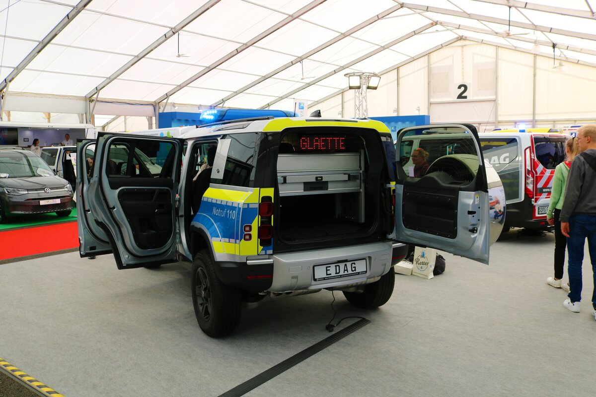 Polizei Land Rover Defender am 13.05.22 auf der Rettmobil in Fulda