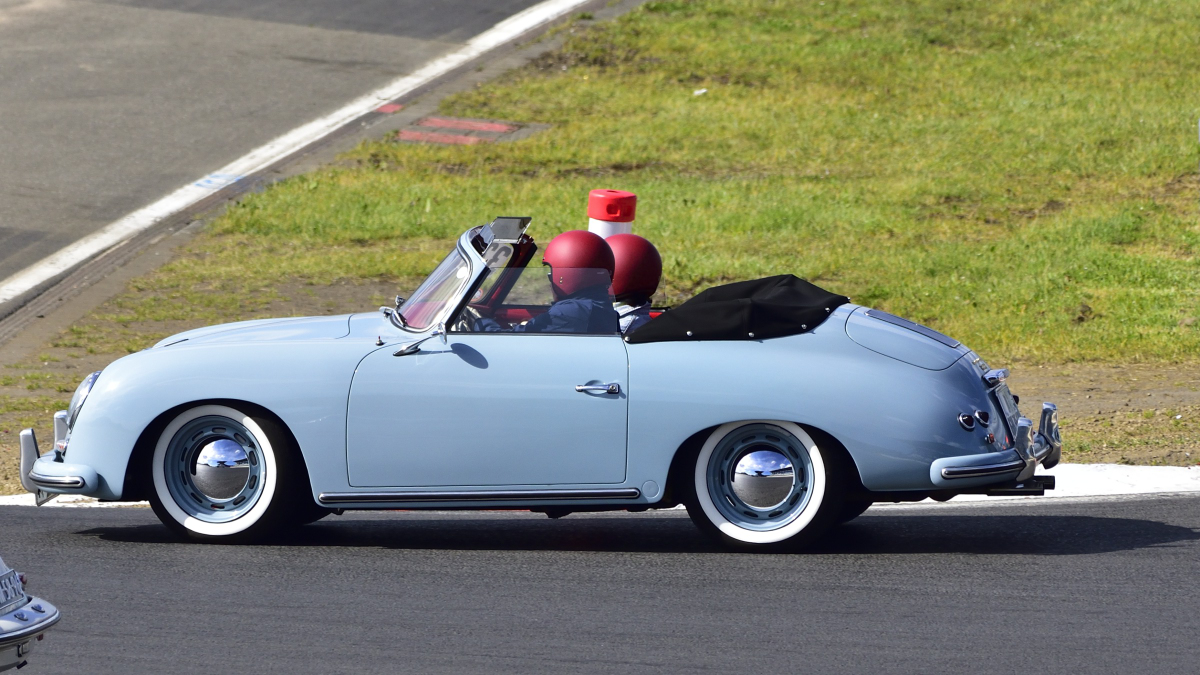 Porsche 356 A Cabrio, im Rahmen der N�rburgring Classic 2026, fuhren viele 356er  einige Runden auf dem N�rburgring. Aufnahme 13.06.2026