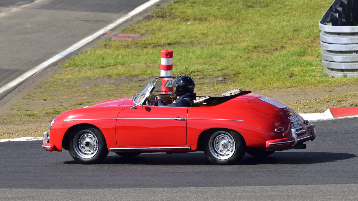 Porsche 356 A Cabrio, im Rahmen der N�rburgring Classic 2026, fuhren viele 356er  einige Runden auf dem N�rburgring. Aufnahme 13.06.2026