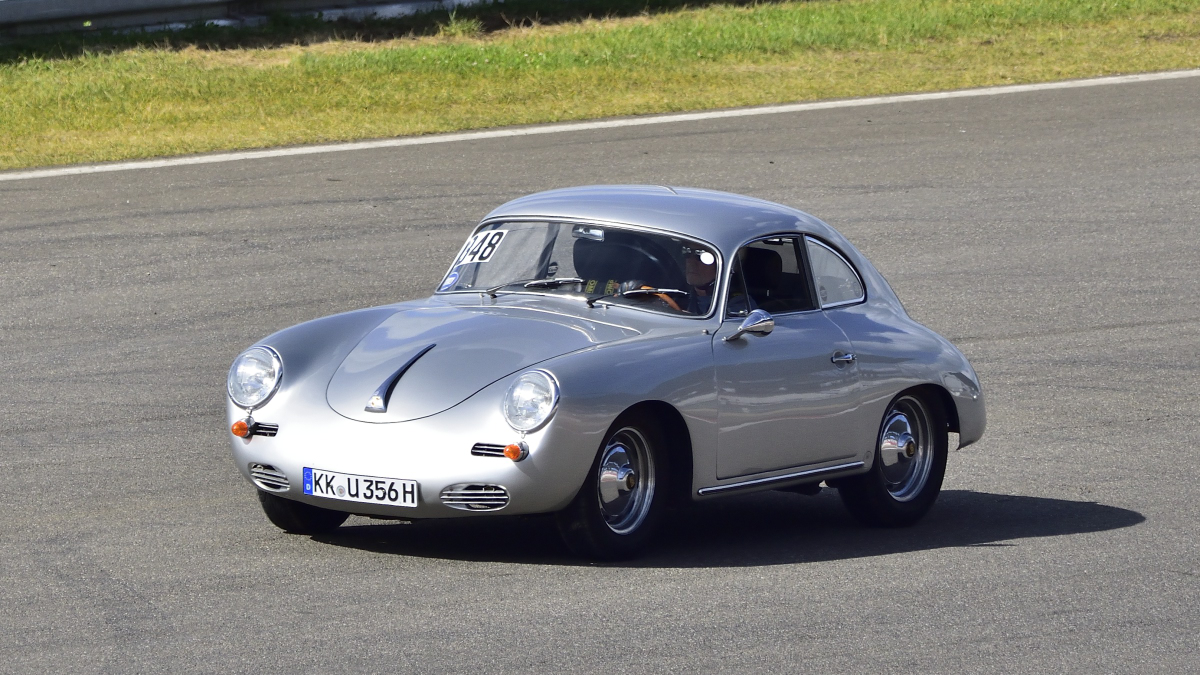 Porsche 356 B , im Rahmen der N�rburgring Classic 2026, fuhren viele 356er  Porsche 356 Club  Deutschland  einige Runden auf dem N�rburgring, . Aufnahme 13.06.2026 