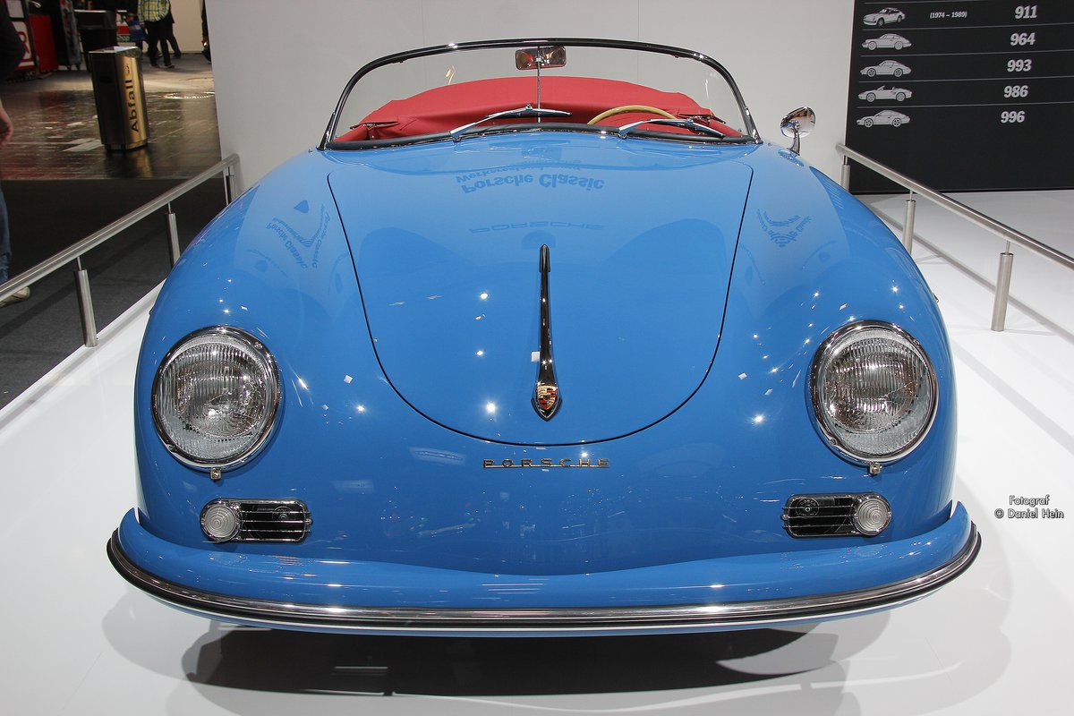 Porsche 356 in Blau auf der Techno Classica 2014.