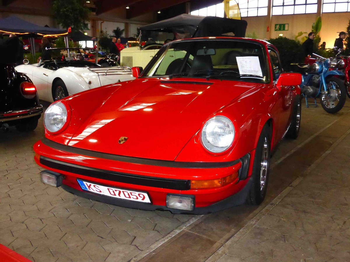 Porsche 911 3.0 SC Coupe, 204 PS, Erstzul. 1981, gesehen auf der Technorama 2015 in Kassel, März 2015