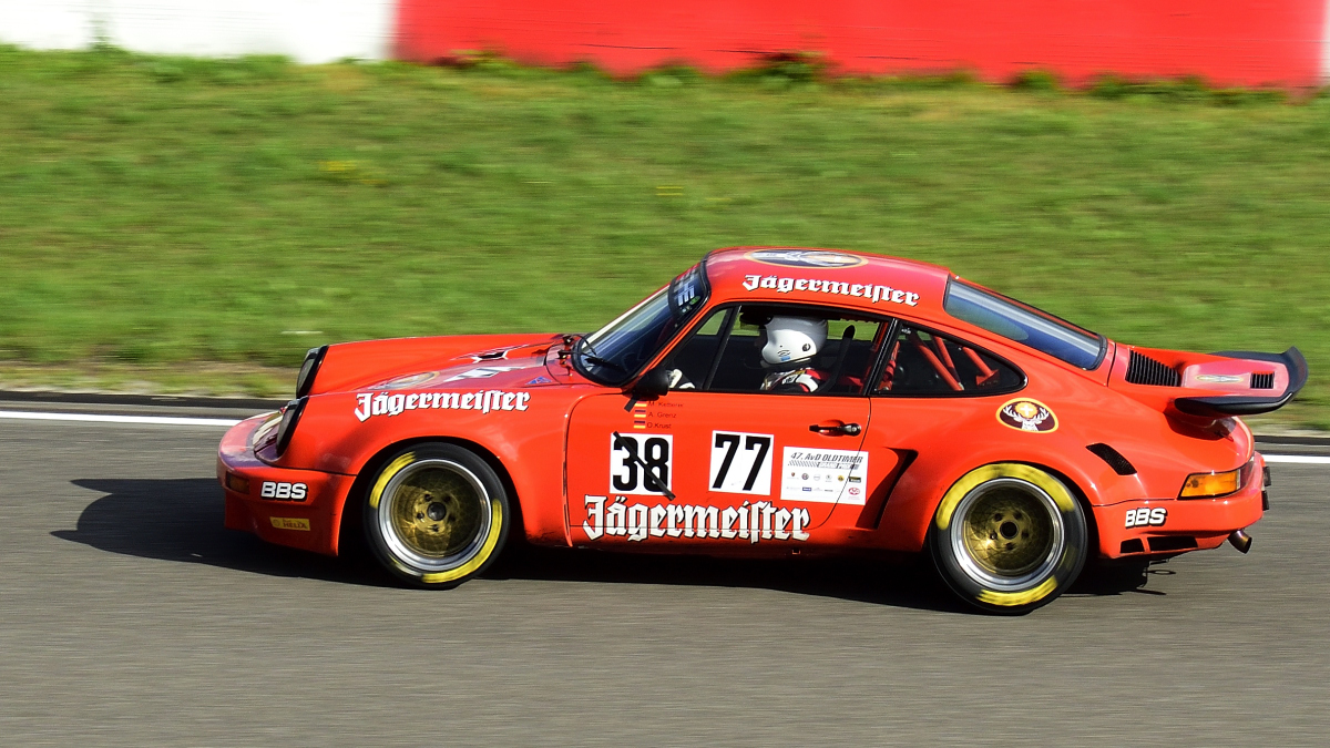 Porsche 911 Carrera RSR (1974), beim 47. AvD - Oldtimer Grand Prix, 9.-11. August 2019 / Nürburgring, Rennen4, Revival Deutsche Rennsport-Meisterschaft 1972 - 1981. Aufnahme 10.8.2019 von einer Zuschauer- Tribühne
