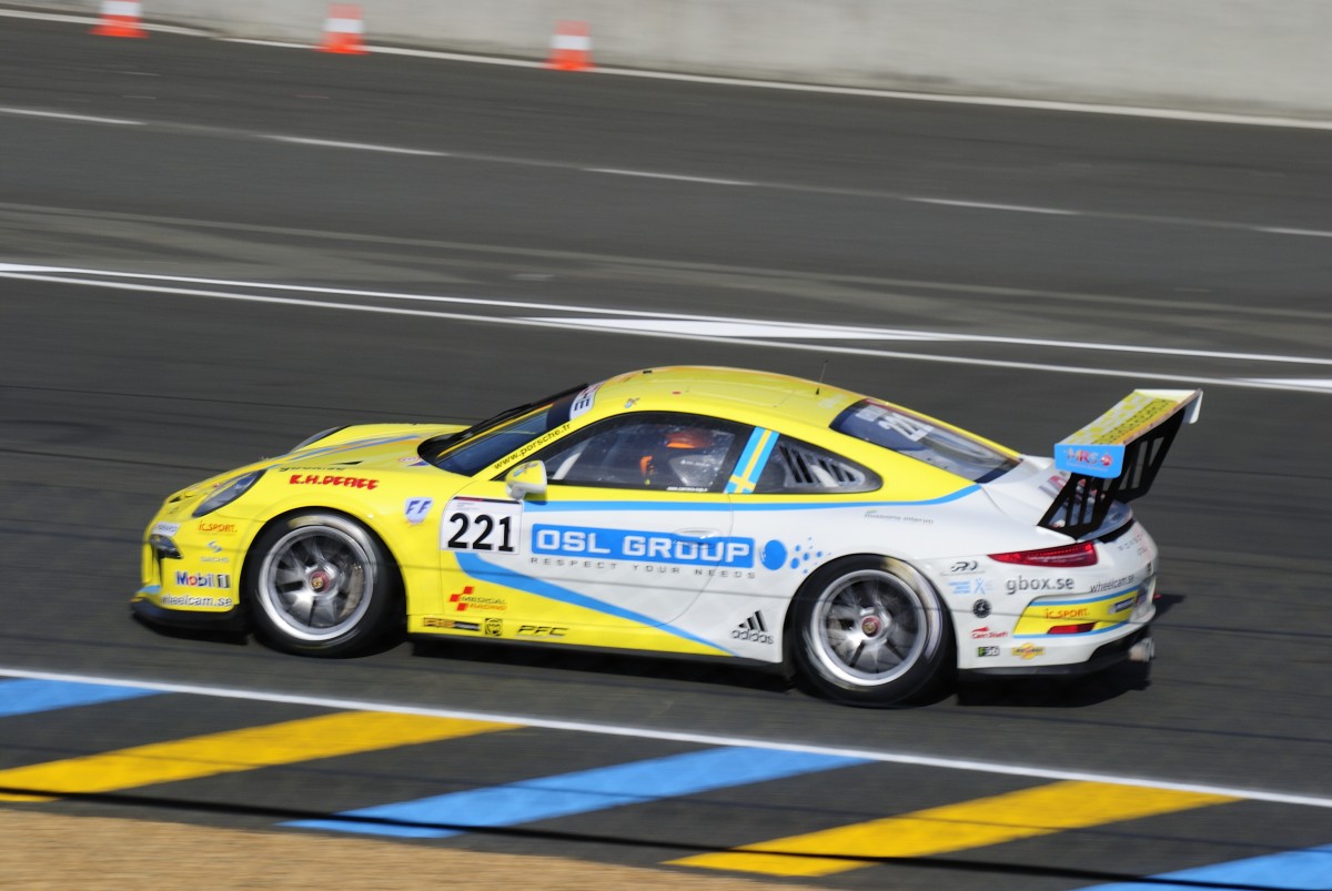 Porsche 911 GT3 Type 991, Mitzieher der Nr.221 beim Training am 12.6.2014 zum Porsche Carrera Cup France,Vorrennen der 82. 24h von Le Mans 2014