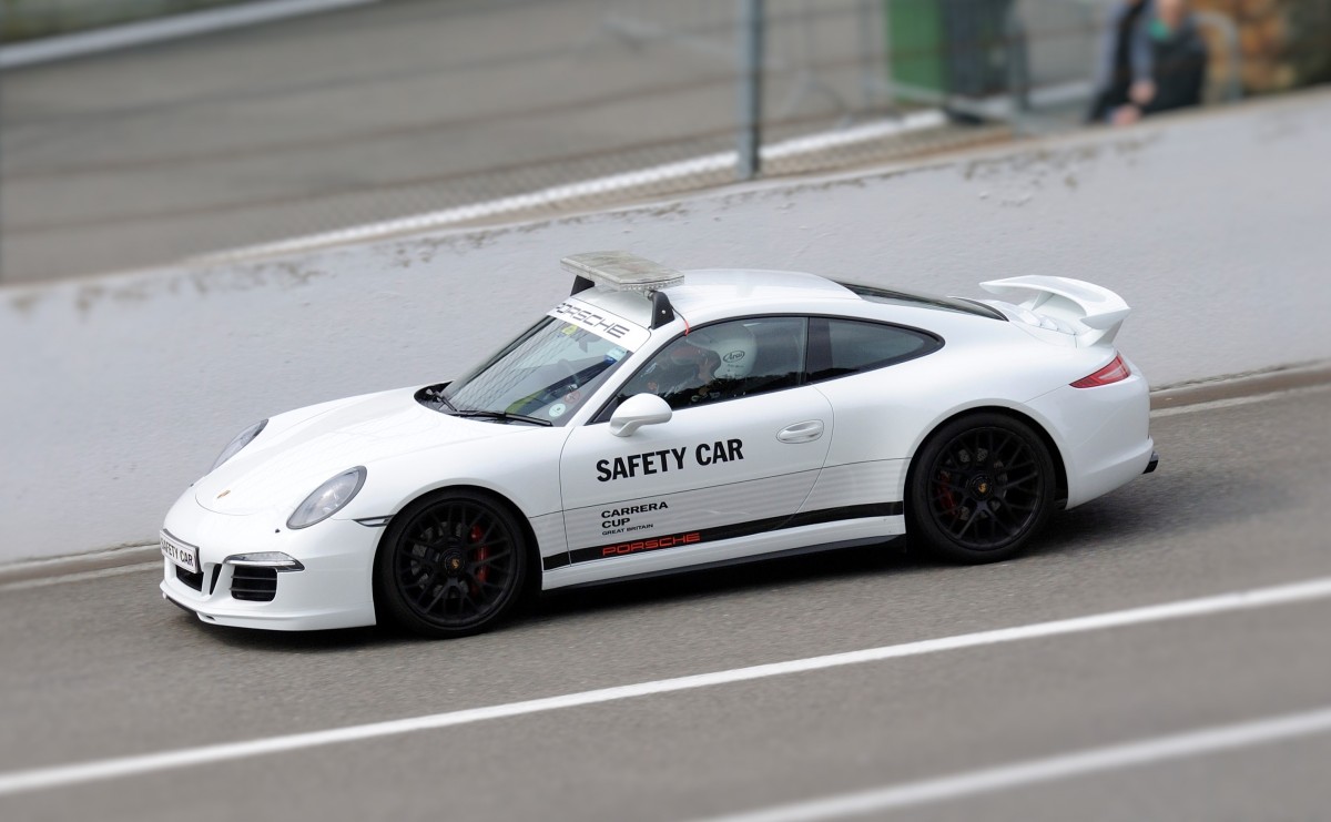 Porsche 911 Saftey Car beim GB Porsche Cup am 2.5.2015 in Spa Francorchamps