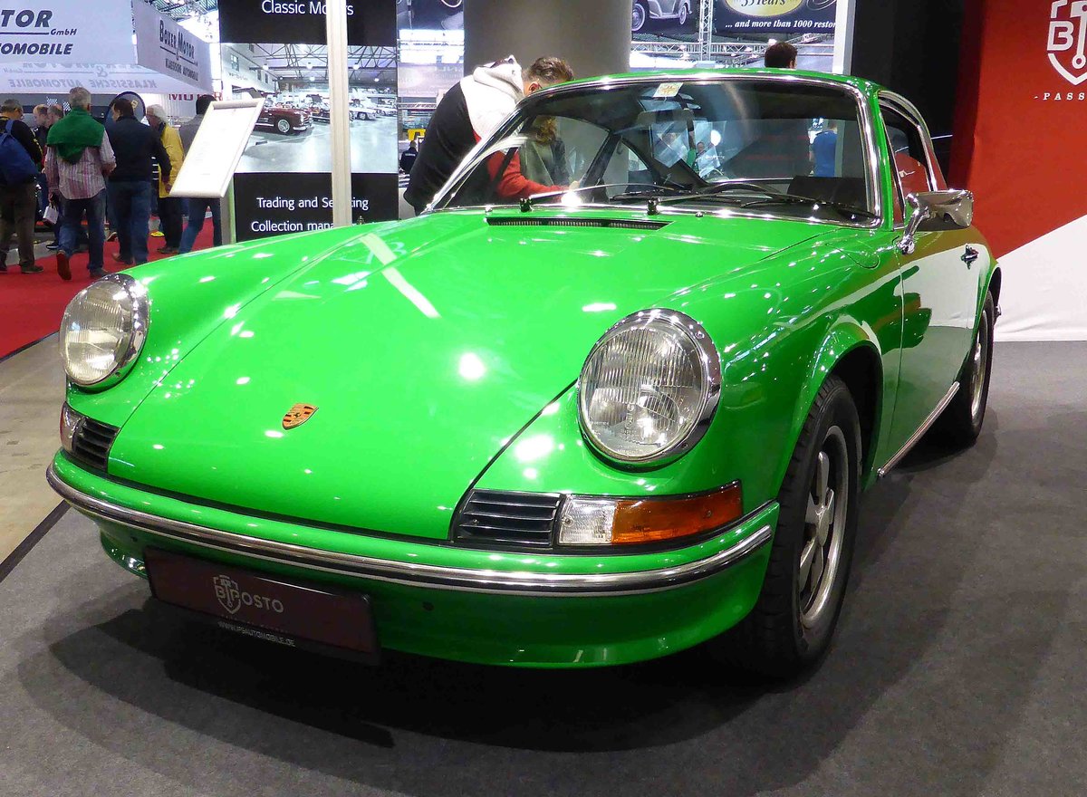 =Porsche 911 T, Bj. 1973, steht bei den Retro Classics in Stuttgart, 03-2019