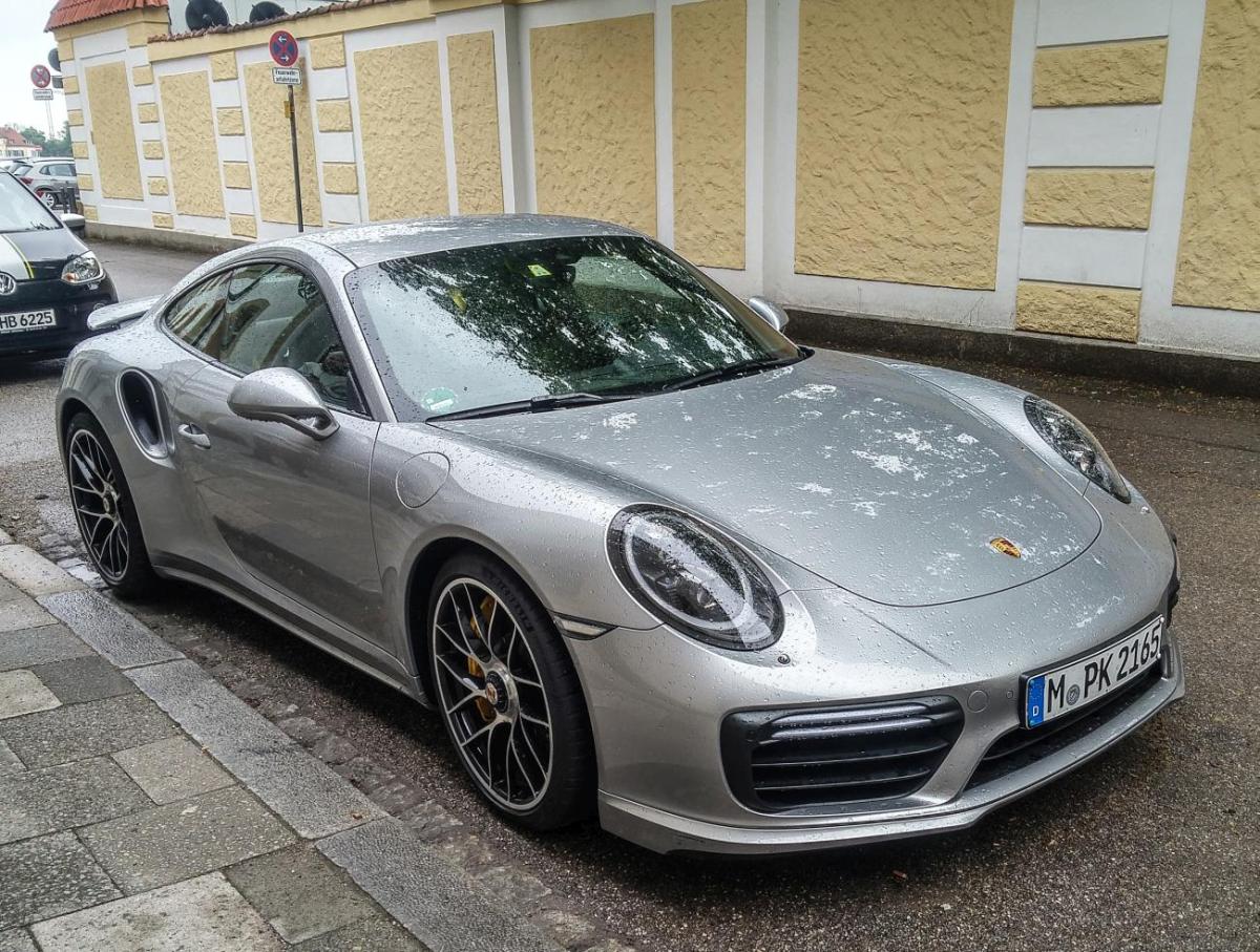 Porsche 911 (wenn ich mich nicht irre ein 991). Foto: München, 05.2019.