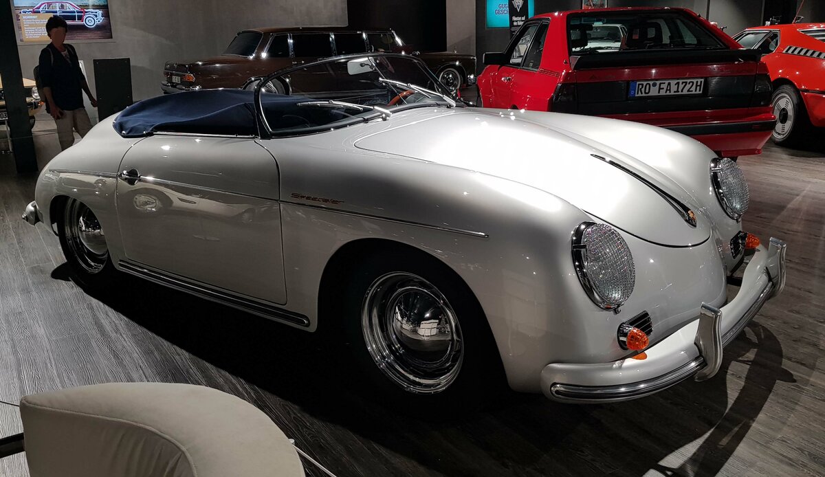 =Porsche Speedster 356 A, Bauzeit 1955 - 1959, 1582 ccm, 75 PS, 160 km/h, ausgestellt im EFA Museum in Amerang, 06-2022