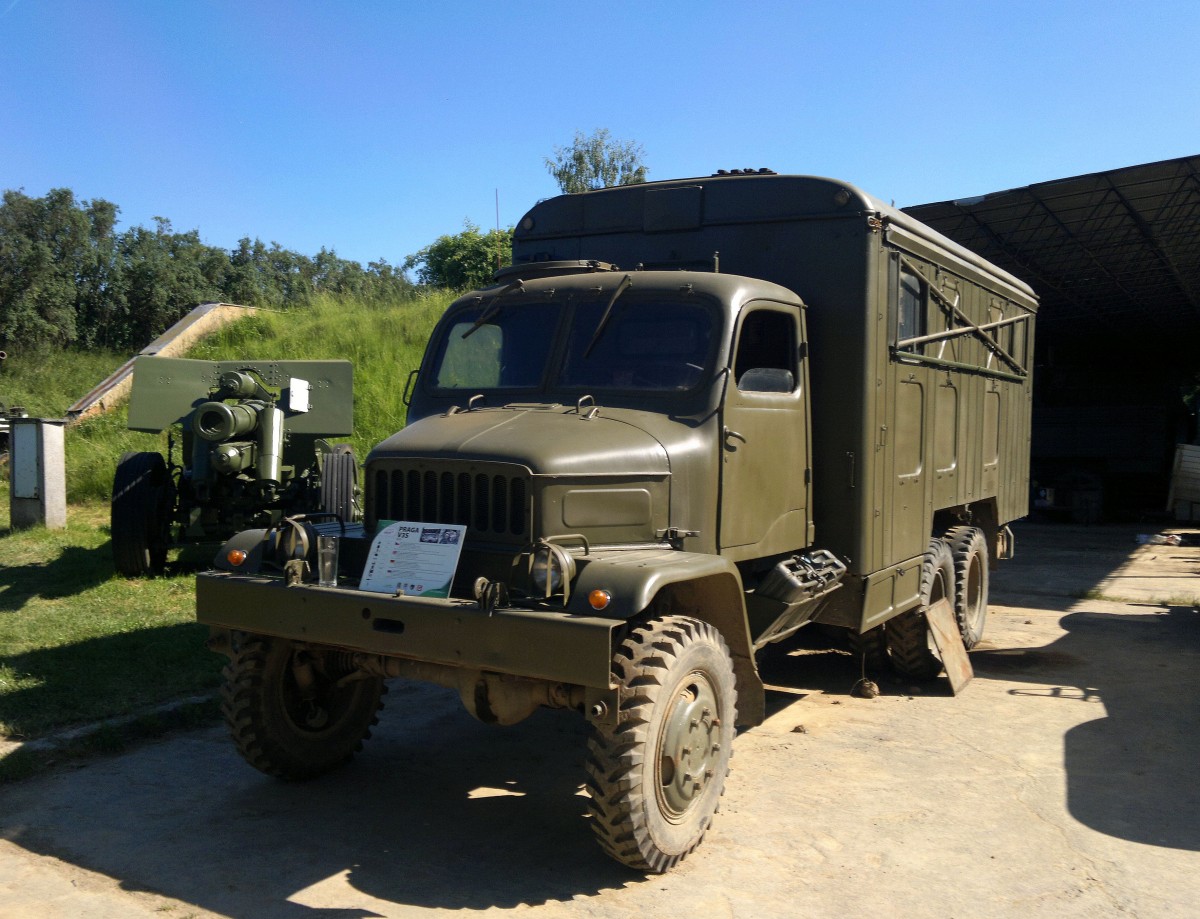 Praga V3S PAD  in Military Museum Rokycany am 5.6. 2015.