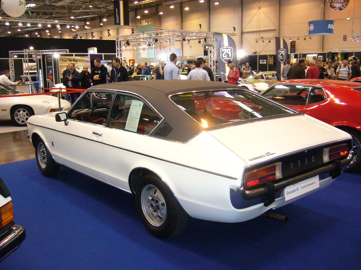 Profilansicht eines Ford Granada 1 GL-Coupe. 1972 - 1977. Techno Classica Essen am 30.03.2014.