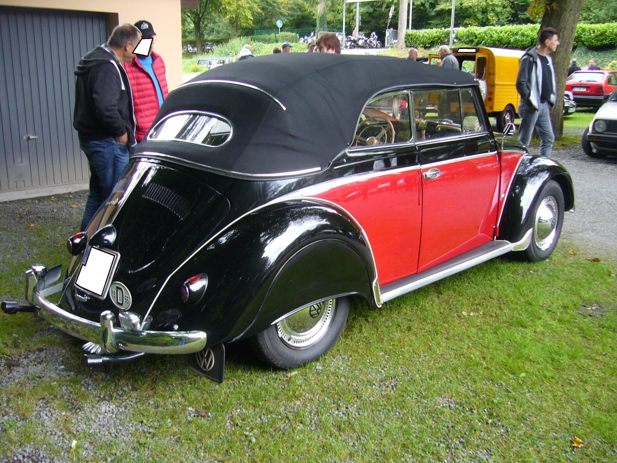 Profilansicht eines VW Typ 15 des Modelljahres 1955. Oldtimertreffen Schwarzwaldhaus/Neandertal am 17.09.2017.