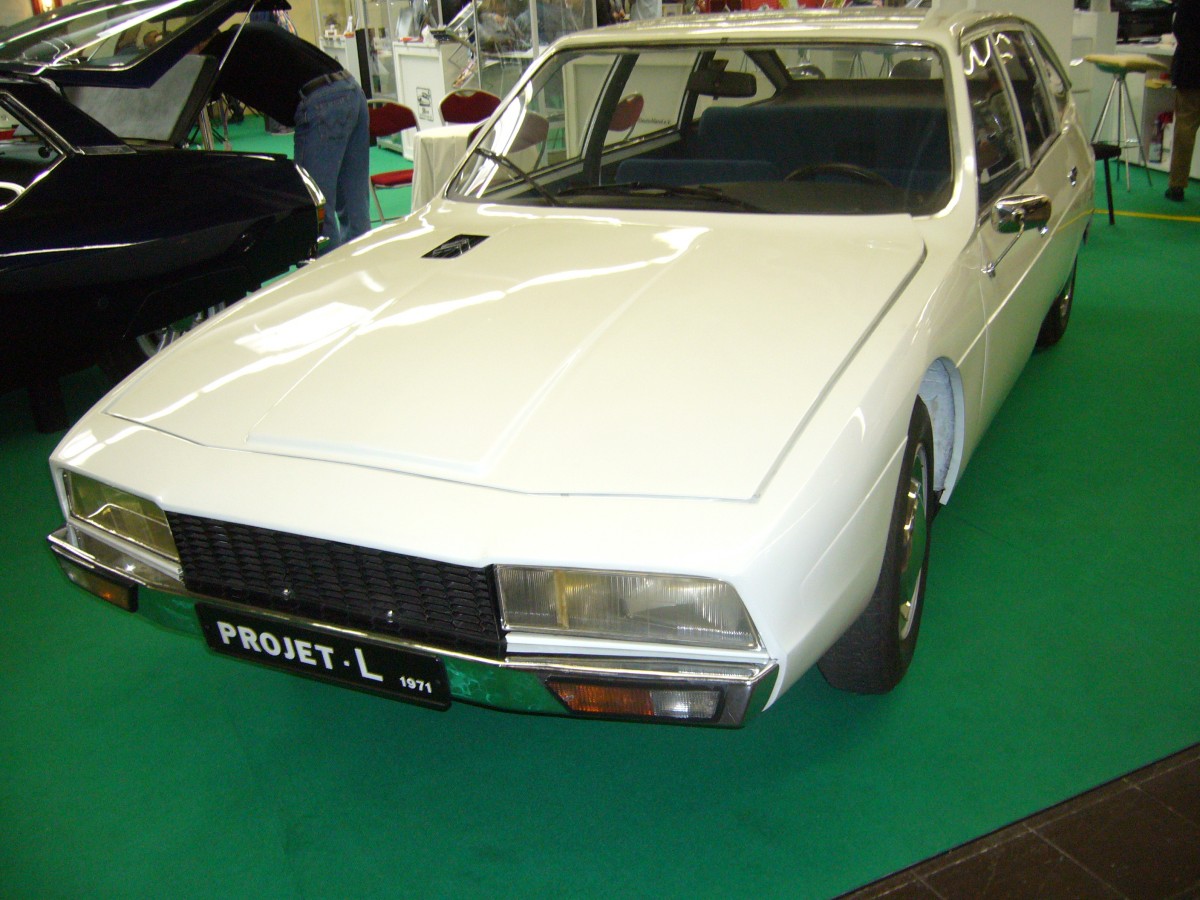 Prototyp des Citroen CX aus dem Jahr 1971. Von 1974 bis 1991 war der CX dann als Limousine und Break auf dem Markt. Techno Classica Essen am 30.03.2014.