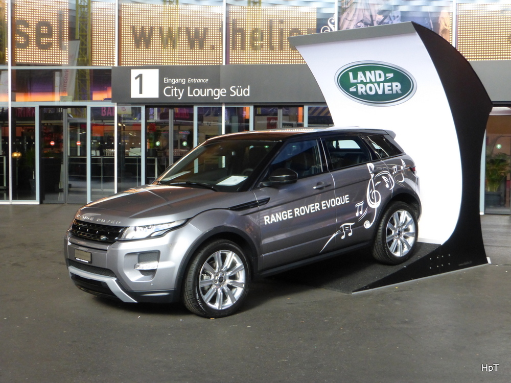 Range Rover Evoque 2.2 SD4 5D Dynamic ausgestellt bei den Messehallen in Basel am 08.11.2014
