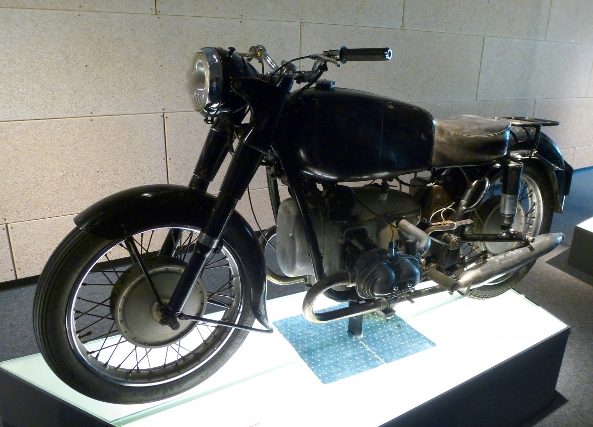 Ratier C6S, schweres französisches Motorrad mit 600ccm-Boxermotor (BMW-Technik),Bauzeit 1955-62, Motorradscheune Bantzenheim, April 2015, 