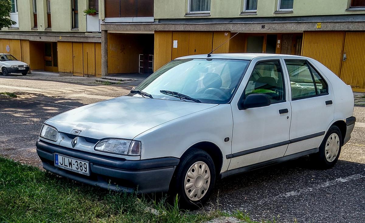 Renault 19. Foto: Pecs (HU), 07.2019.