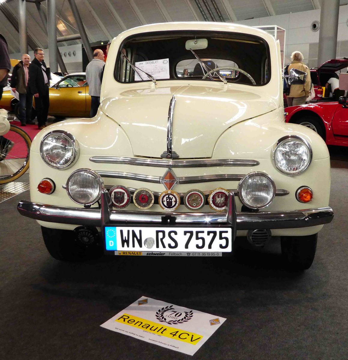 =Renault 4 CV, präsentiert bei den Retro Classics Stuttgart im März 2017