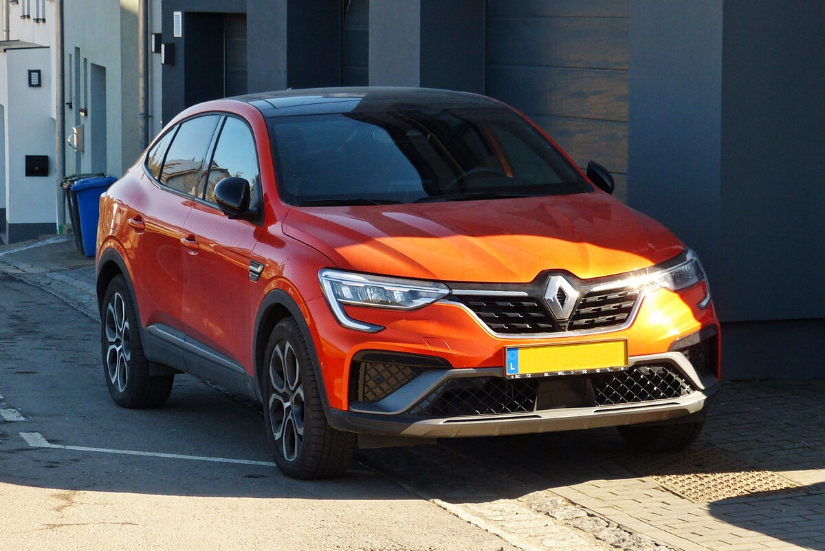 Renault Arkana, aufgenommen bei einem Spaziergang. 03.2023
