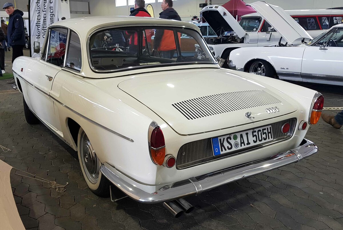 =Renault Caravelle 1100 S, Bj. 1964, 50 PS, steht in der Ausstellungshalle der Technorama 2023 in Kassel