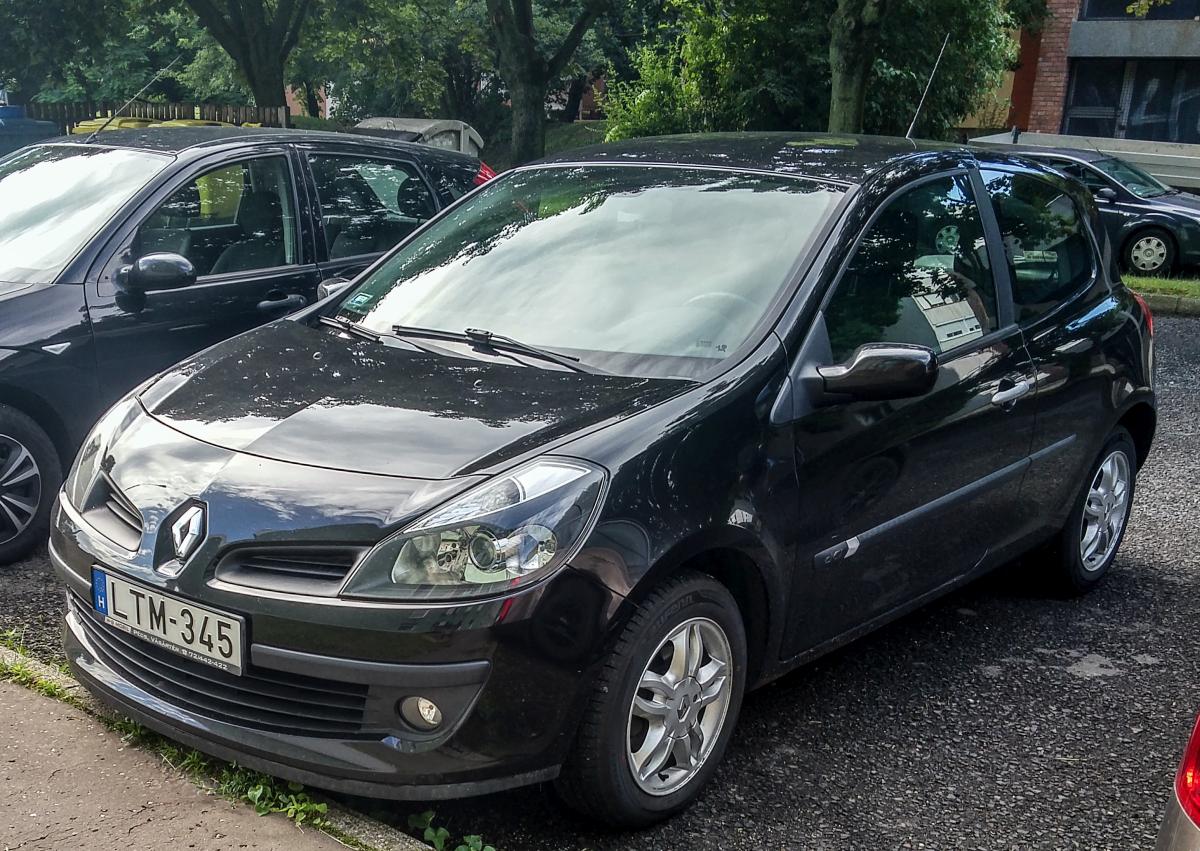 Renault Clio III fotografiert in Pecs (HU), Juli, 2019