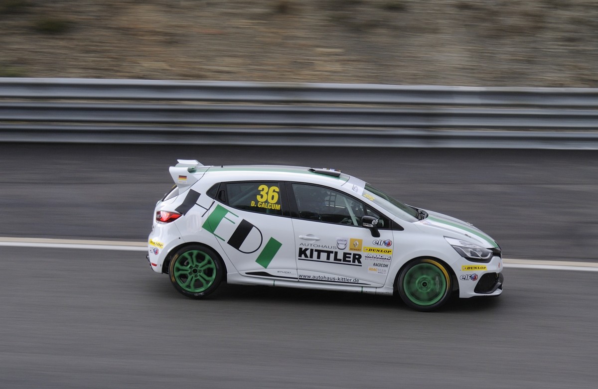 Renault Clio IV RS, ccm 1,6l Turbo, 162 kW, Fahrer: D.Calcum, Team Steibel Motorsport in Spa Francorchamps am 20.6.2015 beim ADAC GT Masters Weekend. Supportrace Renault Clio Cup