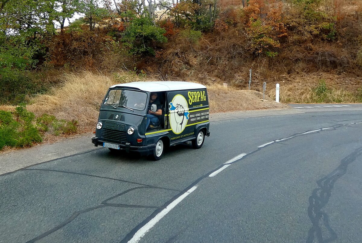Renault-Estafette, konnte bei einer rasanten Fahrt, bzw. Fahrzeugbegnung aus einem Reisebus heraus n�chst Sologny(F) gesichtet werden; 260929