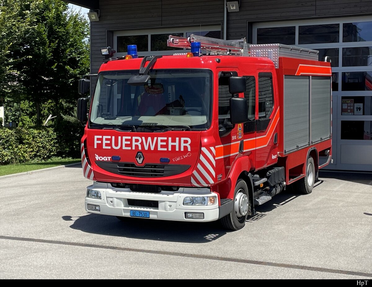 Renault Feuerwehrwagen vor dem Feuerwehr Depot in Worben am09.07.2022