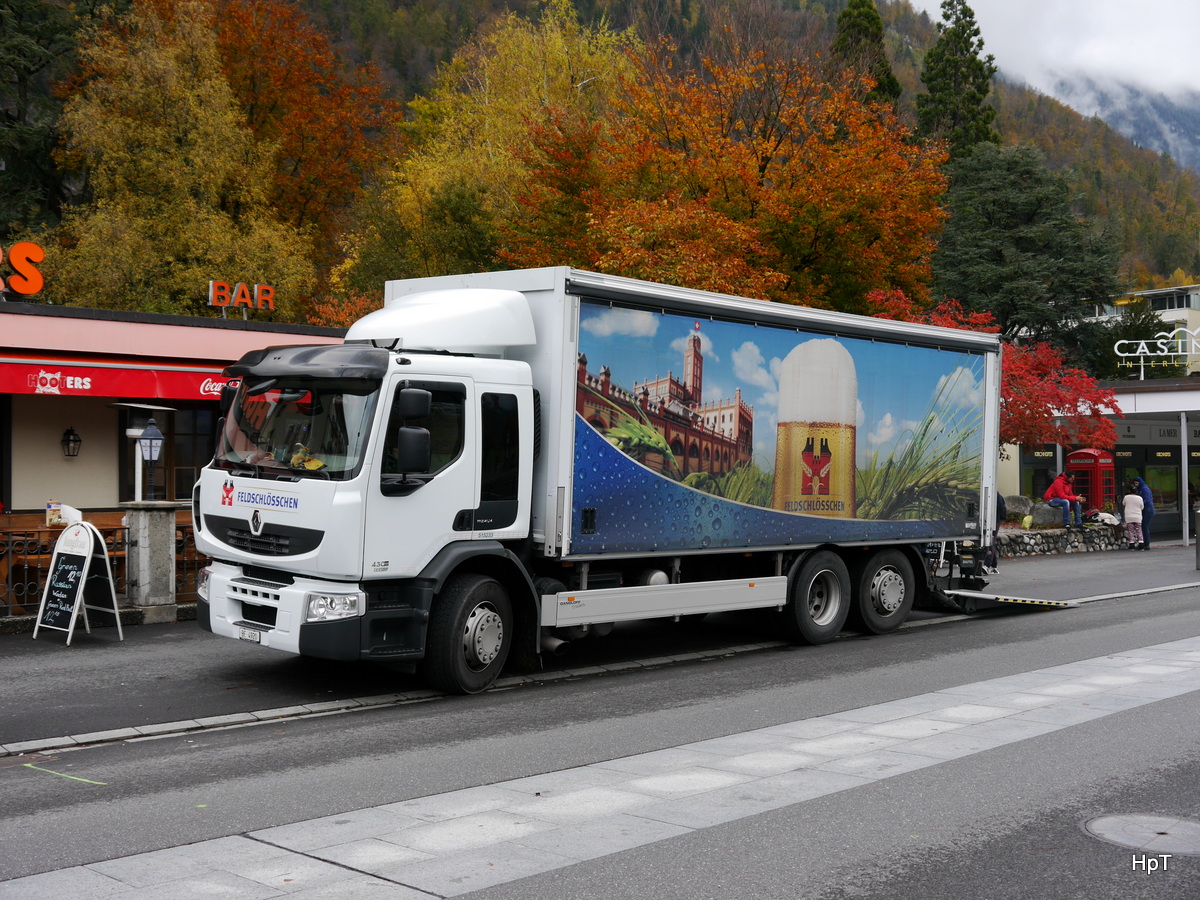 Renault Getränketransporter unterwegs in Interlaken am 20.10.2017