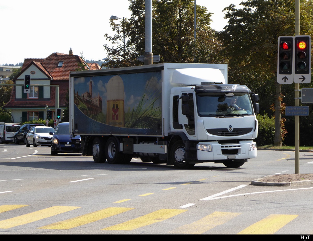 Renault Getränketransporter unterwegs in Nidau am 18.09.2019