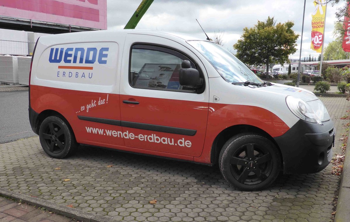 =Renault Kangoo der Firma WENDE steht im Oktober 2017 in Petersberg
