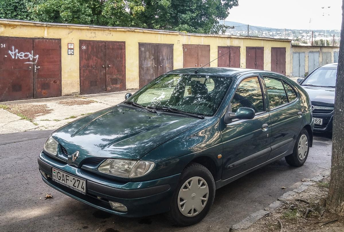 Renault Mégane I, fotografiert in Pécs (HU), August, 2019.