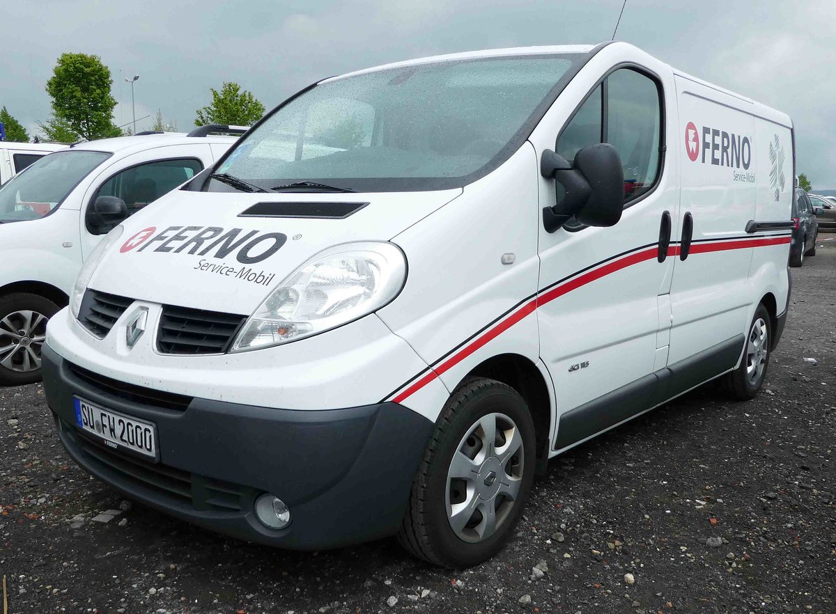 =Renault Master als Servicefahrzeug der Firma FERNO, fotografiert bei der RettMobil 2017 in Fulda - Mai 2017