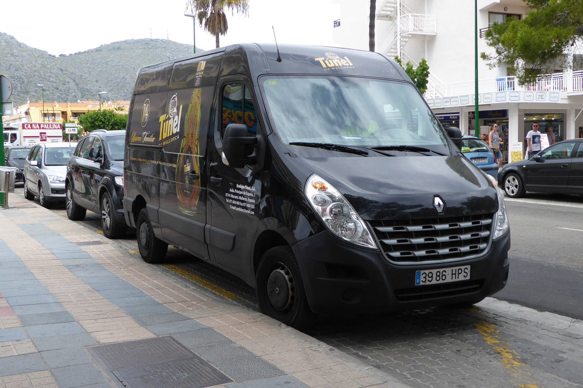 Renault Master der Firma  Tunel , gesehen im Mai 2016 in Alcudia/Mallorca