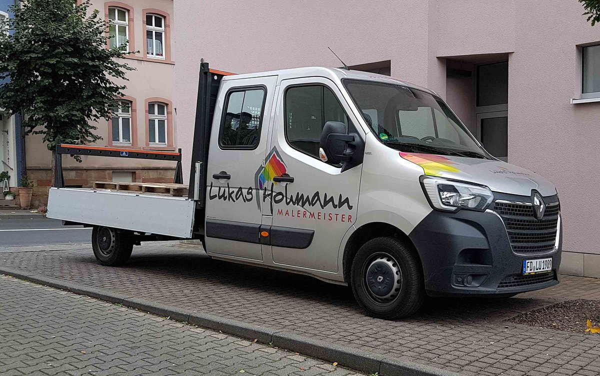 =Renault Master vom Malermeister HOHMANN steht im Oktober 2020 in Hünfeld